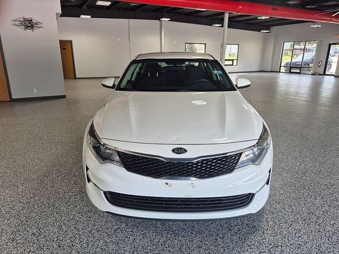 Used 2018 Kia Optima LX FWD image 4