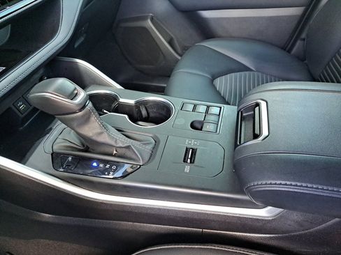 Used 2024 Toyota Highlander XSE FWD image 30