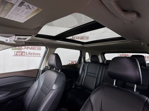 Certified 2023 Nissan Rogue SL FWD image 11