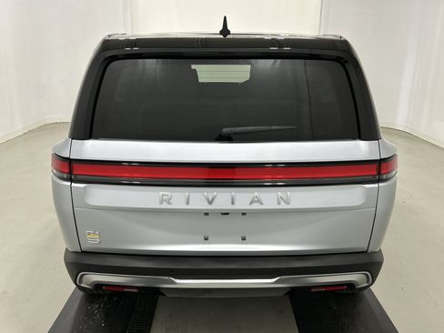 Used 2024 Rivian R1S Adventure AWD/4WD image 4