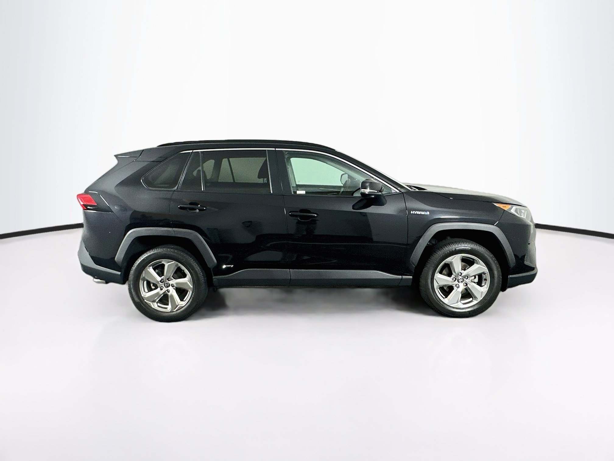 Used 2021 Toyota RAV4 XLE Premium AWD/4WD image 10