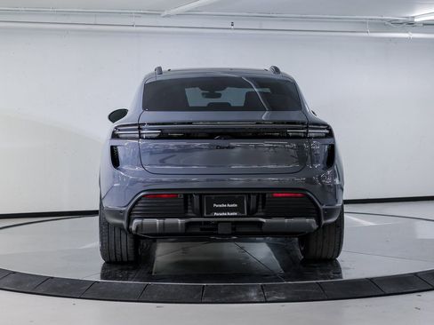 New 2026 Porsche Macan Turbo Electric image 6