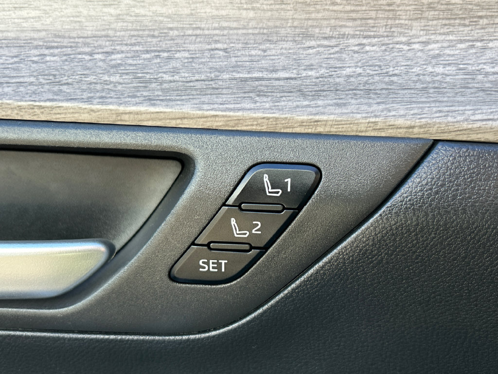 Used 2024 Toyota Grand Highlander AWD image 23