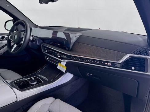 New 2026 BMW X5 xDrive40i w/ M Sport Package image 31