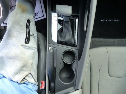 Used 2026 Hyundai Elantra Sport FWD image 31