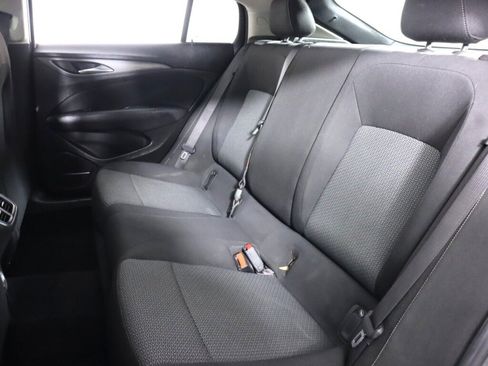 Used 2018 Buick Regal Preferred FWD image 29