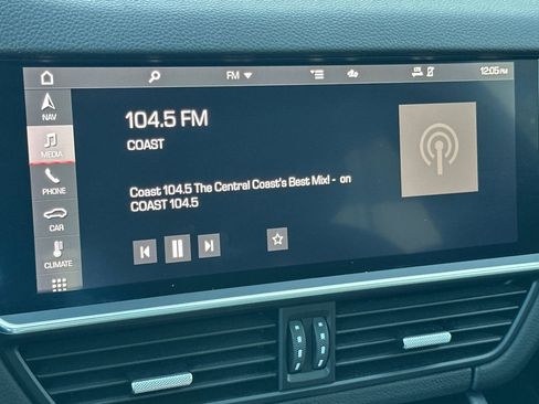 Used 2021 Porsche Cayenne Coupe image 23