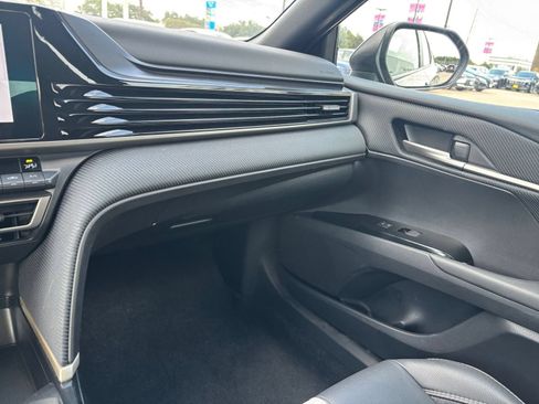 Used 2026 Toyota Camry SE FWD image 63
