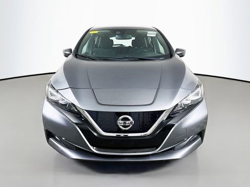 Used 2018 Nissan Leaf SV w/ SV Technology Package FWD image 2