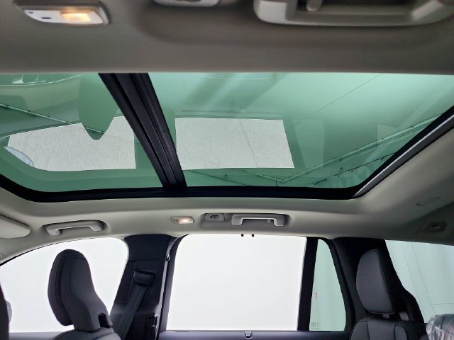 New 2027 Volvo XC90 B5 Plus AWD/4WD image 22