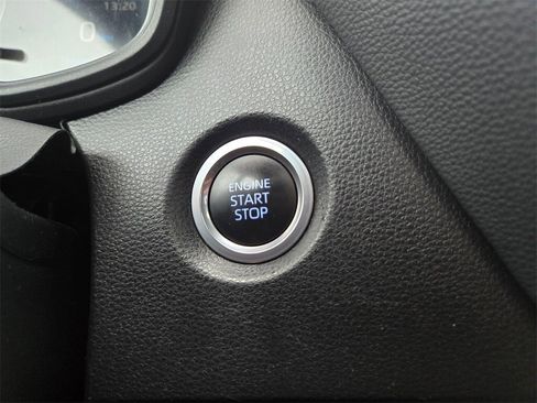 Used 2021 Toyota Corolla SE w/ SE Premium Package image 19