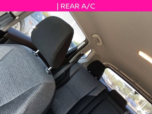 Used 2022 Nissan Rogue SV FWD image 16