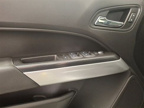 Used 2019 Chevrolet Colorado ZR2 image 15