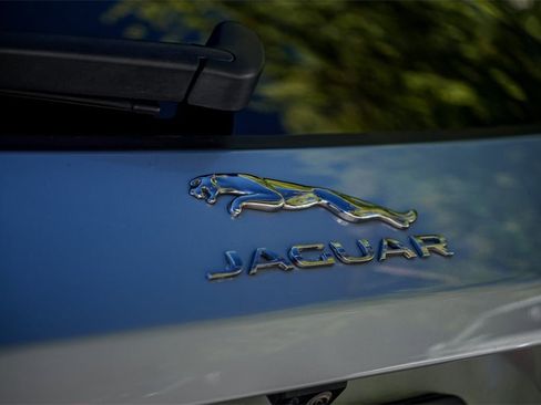 Used 2022 Jaguar F-PACE S image 9