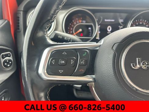 Used 2019 Jeep Wrangler Unlimited Sahara w/ Uconnect 4C Nav & Sound Group AWD/4WD image 10