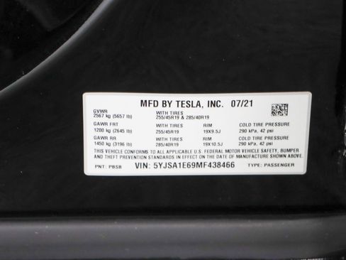 Used 2021 Tesla Model S Plaid image 28