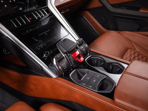 Used 2022 Lamborghini Urus AWD/4WD image 33