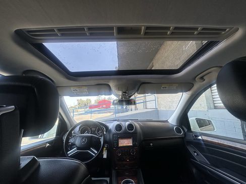 Used 2011 Mercedes-Benz GL 450 4MATIC image 17