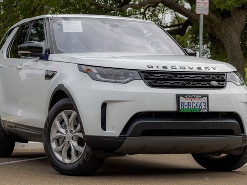 Used 2019 Land Rover Discovery SE image 2