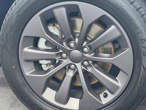 Used 2021 Jeep Cherokee Latitude Lux 80th Anniv w/ Quick Order Package 26U 80TH image 8