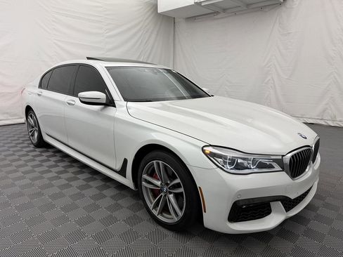 Used 2019 BMW 750i xDrive w/ M Sport Package image 3
