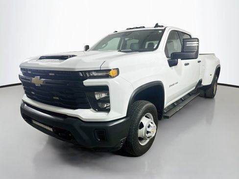 Used 2024 Chevrolet Silverado 3500 W/T AWD/4WD image 3