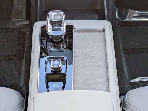 New 2026 Volvo XC90 T8 Plus image 20