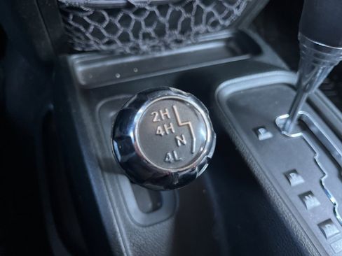 Used 2017 Jeep Wrangler Unlimited Sport image 39