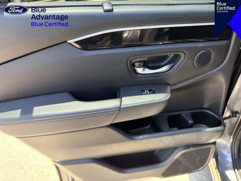 Used 2025 Honda Pilot EX-L image 11