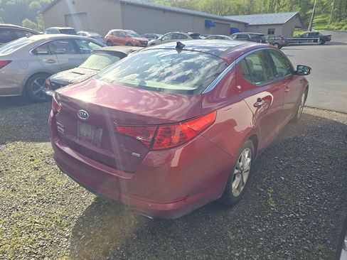 Used 2011 Kia Optima EX w/ Premium Pkg image 3