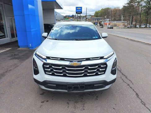 Used 2025 Chevrolet Equinox LT AWD/4WD image 3