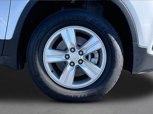 Used 2017 Chevrolet Trax LT AWD/4WD image 8