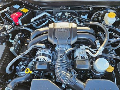 Used 2025 Toyota GR86 image 18