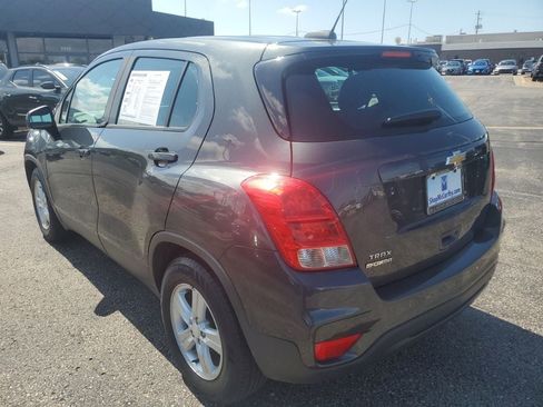 Used 2020 Chevrolet Trax LS FWD image 6