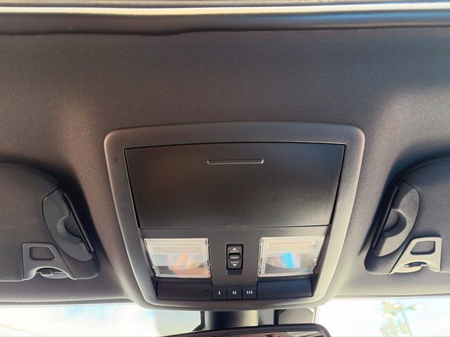 Used 2015 Dodge Challenger R/T RWD image 24