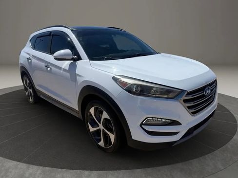 Used 2017 Hyundai Tucson Limited w/ Limited Ultimate Package 03 FWD image 3