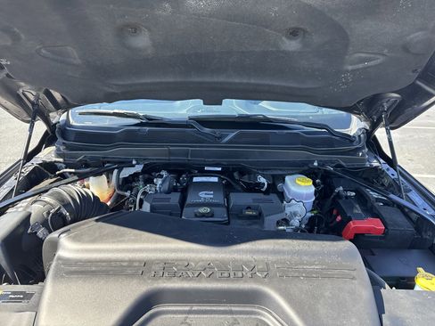 Used 2024 RAM 2500 Limited image 36