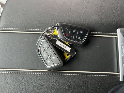 Used 2025 Cadillac Escalade ESV Sport Platinum w/ LPO, Floor Liner Package image 31