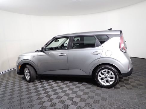 Used 2025 Kia Soul LX w/ LX Technology Package image 13