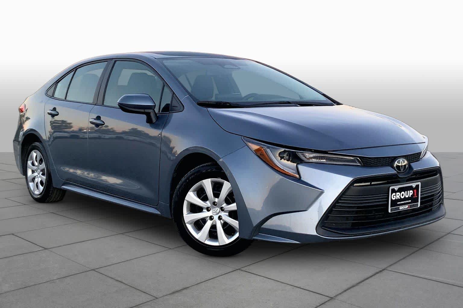 Used 2024 Toyota Corolla LE FWD image 3