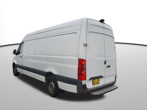 Used 2020 Mercedes-Benz Sprinter 2500 image 3