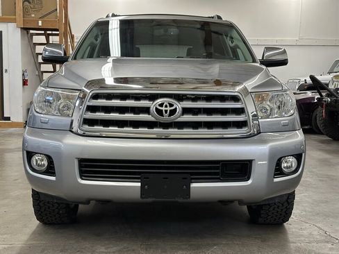 Used 2010 Toyota Sequoia Platinum AWD/4WD image 7