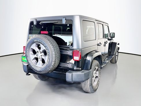 Used 2016 Jeep Wrangler Unlimited Sahara w/ Dual Top Group image 10
