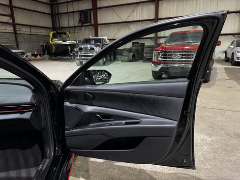 Used 2025 Hyundai Elantra N image 24