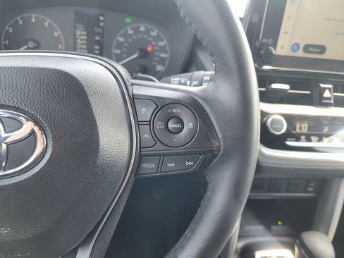 Used 2024 Toyota Corolla Cross AWD Hybrid image 27