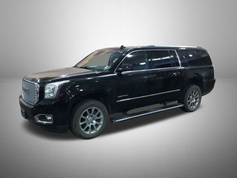 Used 2015 GMC Yukon XL Denali w/ Premium Package AWD/4WD image 2