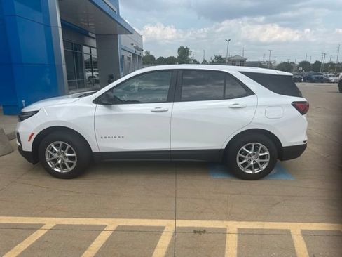 Used 2024 Chevrolet Equinox LS w/ LS Convenience Package AWD/4WD image 9
