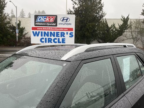 Certified 2022 Hyundai Venue SEL image 8