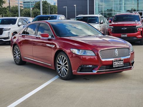 Used 2017 Lincoln Continental Select w/ Climate Package AWD/4WD image 3