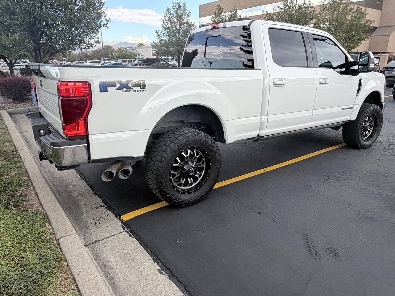 Used 2020 Ford F350 Lariat w/ Lariat Ultimate Package AWD/4WD image 5